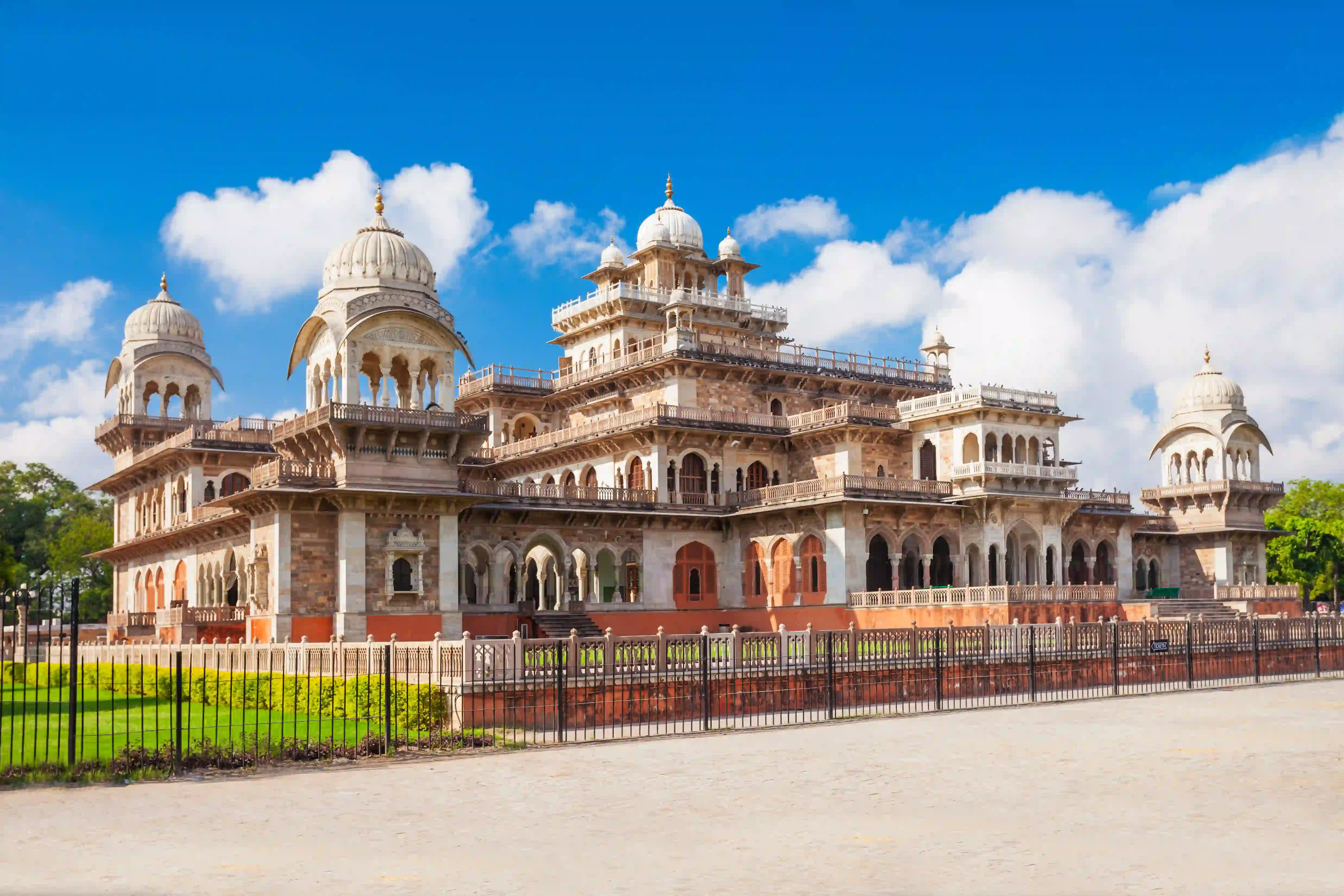 From Delhi: 2 Days Jaipur City Overnight Tour